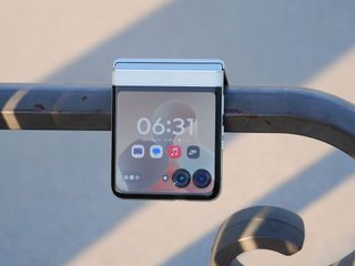 thumbnail - Motorola Razr