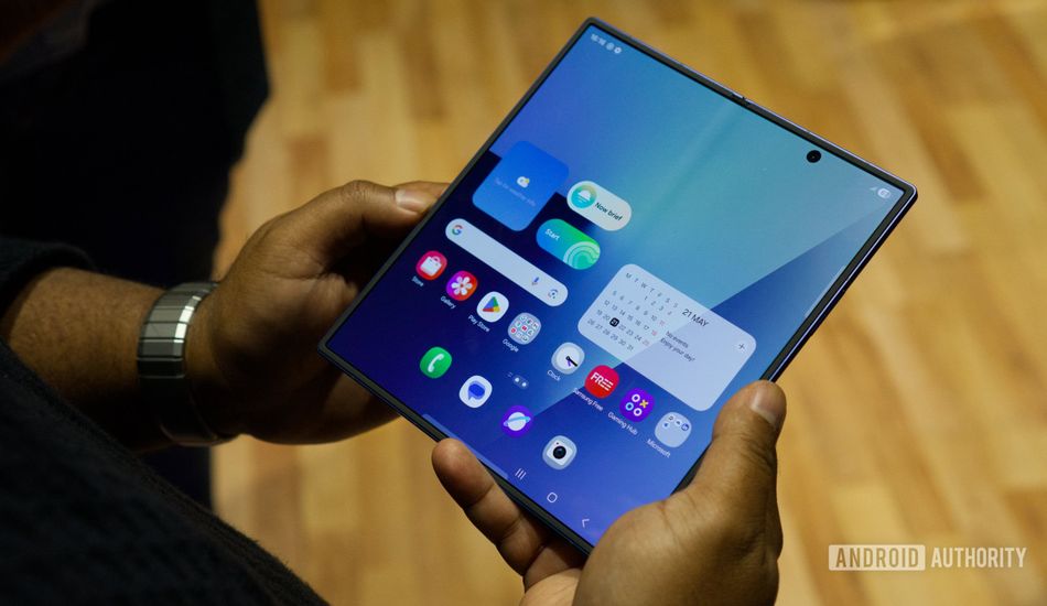 Galaxy Z Fold 8